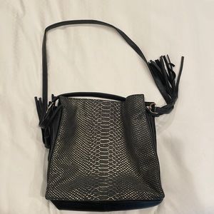 Kelly Wynne My Sidekick Satchel